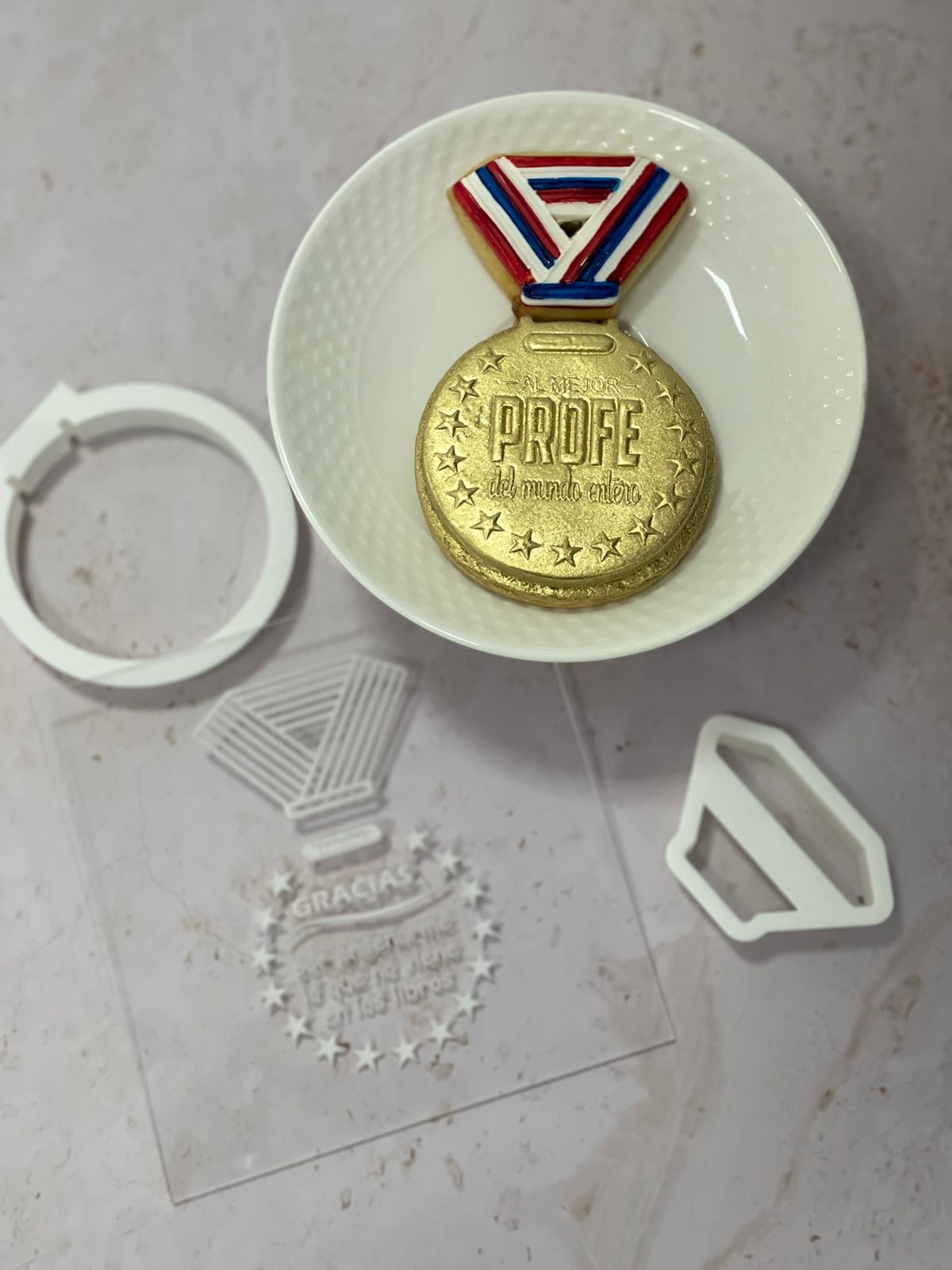 Cortador y Embossing: Medalla El mejor profe