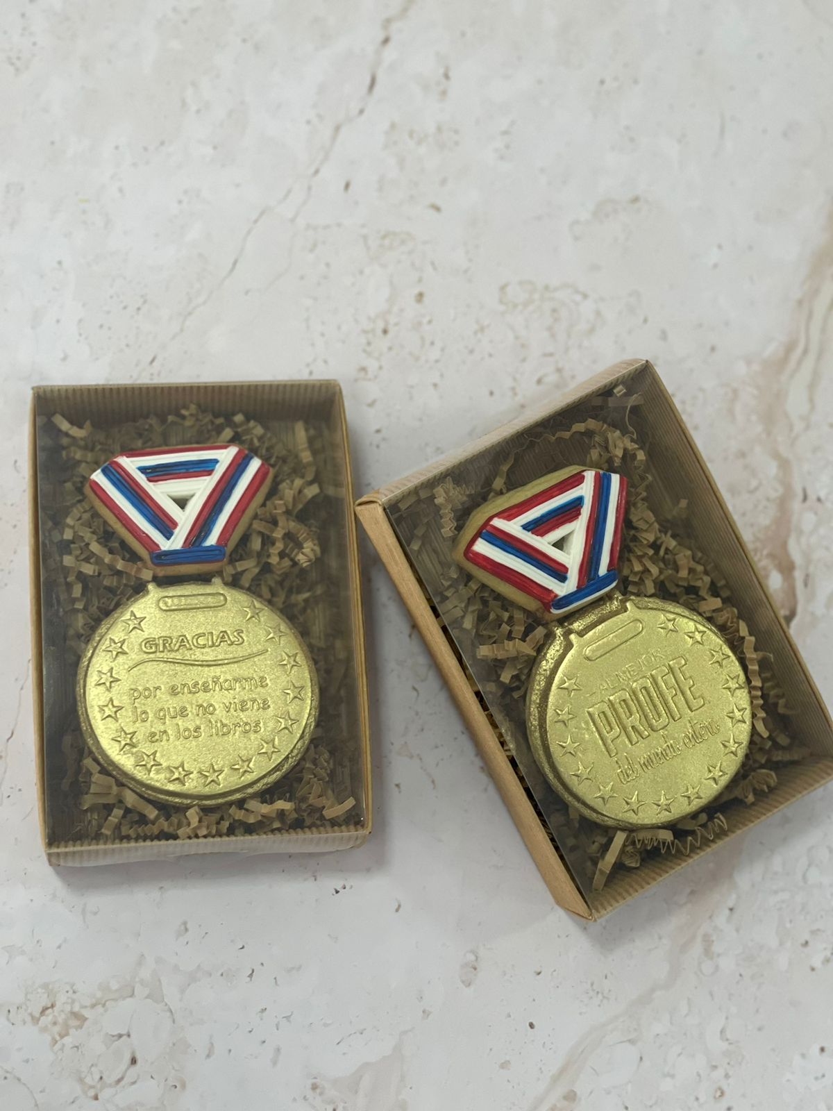 Cortador y Embossing: Medalla El mejor profe
