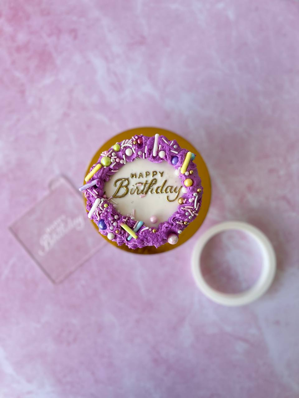 Embossing + cortador: Happy Birthday
