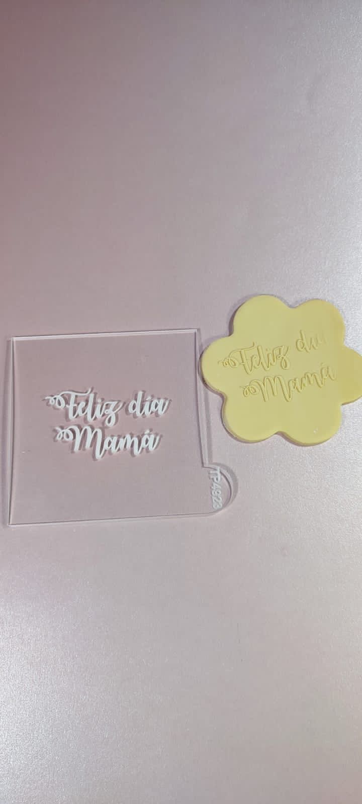 Feliz dia de las Madres Embossing