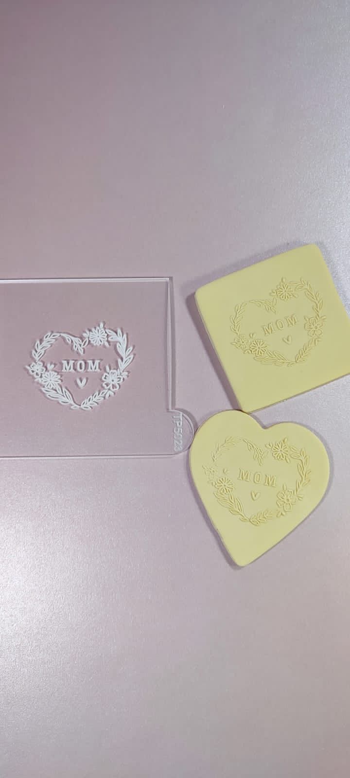 Corazon Mom 2 Embossing